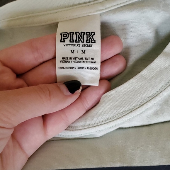 VS pink tee - Picture 3 of 3